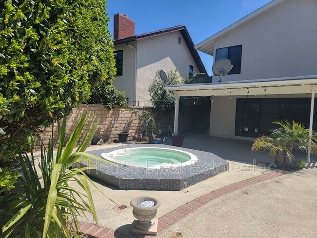 Building Photo - 23423 Vía Boscana