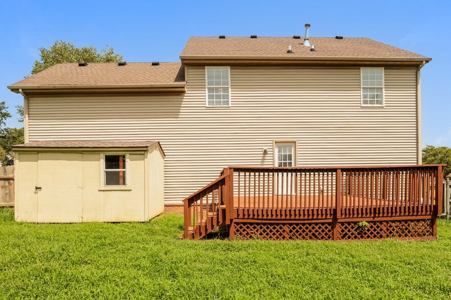Building Photo - 2309 Leighton Way