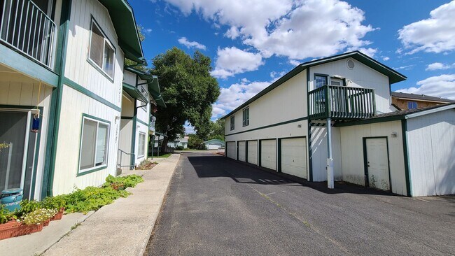 Building Photo - 12205 N Freya St