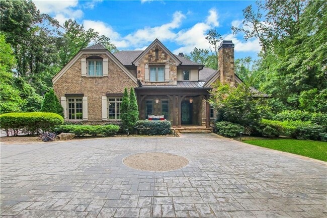 Building Photo - 5265 Peachtree Dunwoody Rd NE