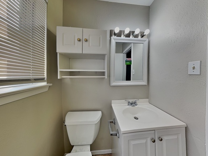 Building Photo - 1303 Carla Ave