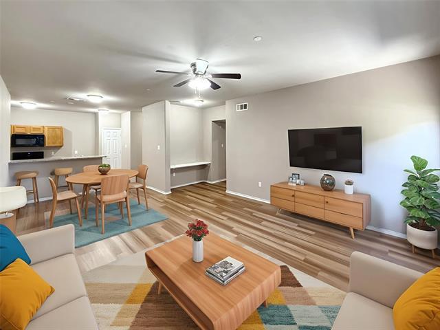 Building Photo - 512 E Hazelwood St