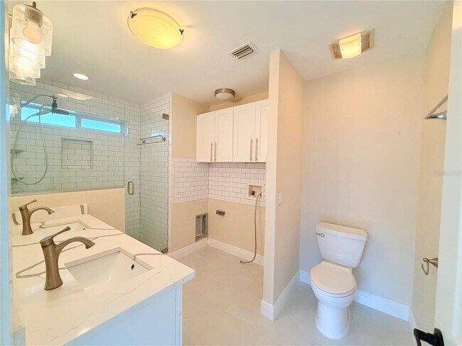 Building Photo - 4866 Huntington St NE