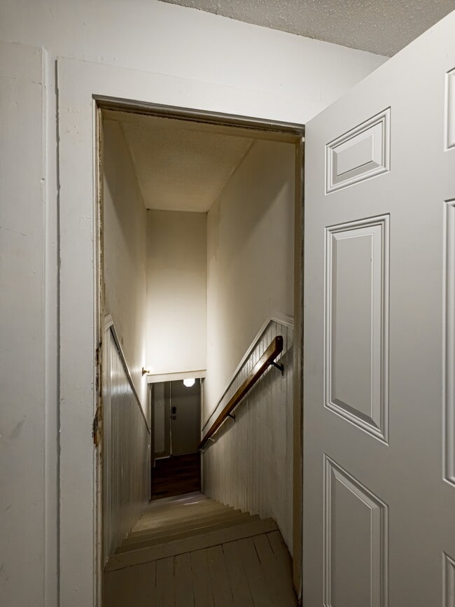 Building Photo - 1608 Central Ave