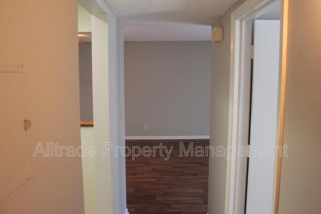 Building Photo - 2358 Grinstead Dr