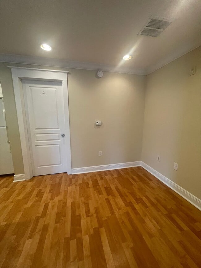 Building Photo - 17-1727 BBCH