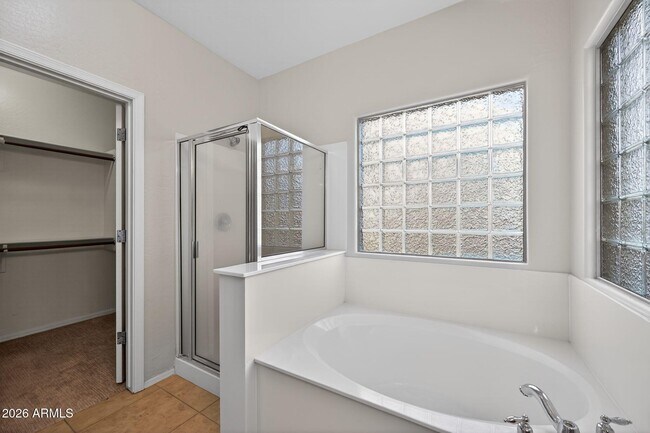 Building Photo - 939 E Sourwood Dr