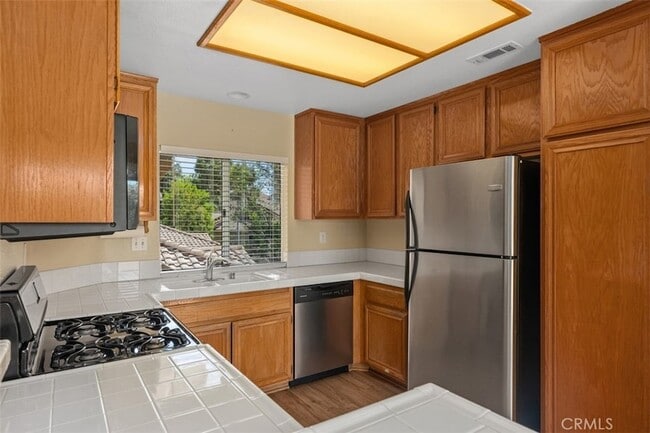 Building Photo - 41 Alondra