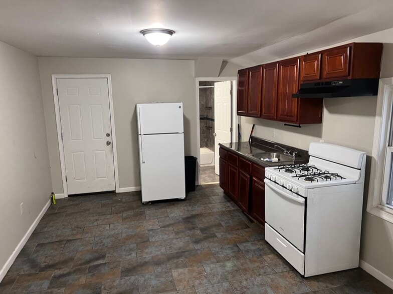 Building Photo - 29 Alexander St