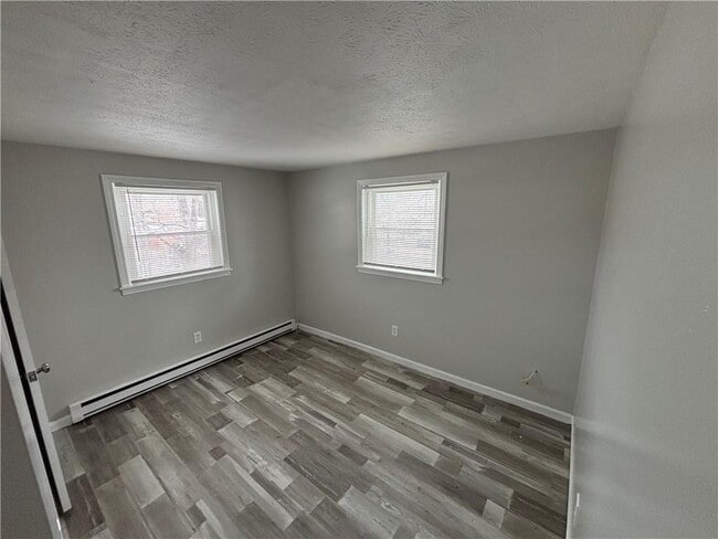 Building Photo - 24 Greenwood Dr