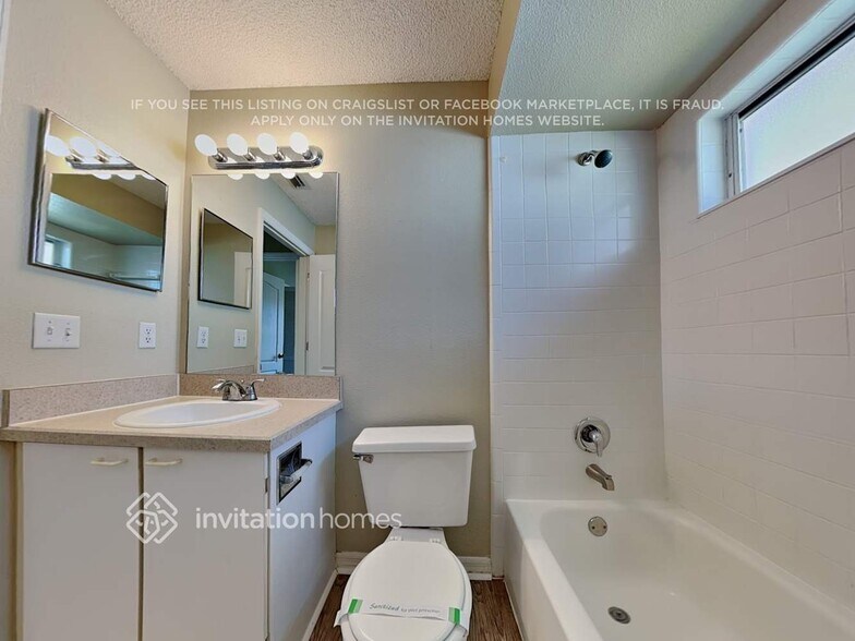 Building Photo - 1009 Aviles Ct