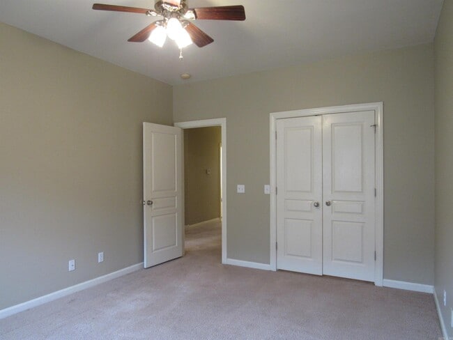 Building Photo - 125 Orleans Dr