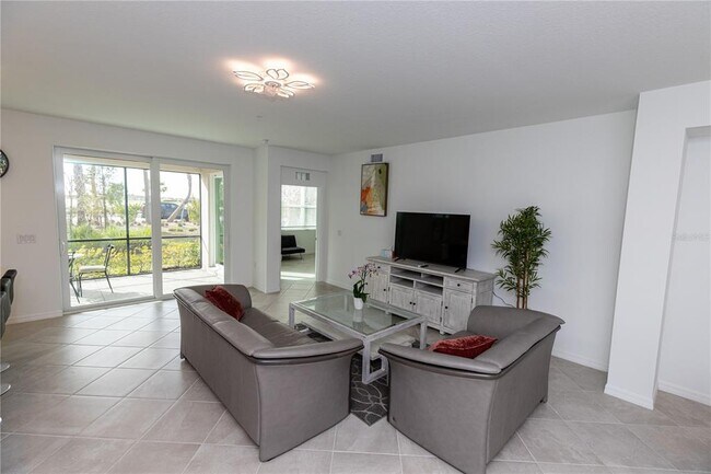 Building Photo - 16572 Kingwood Ln