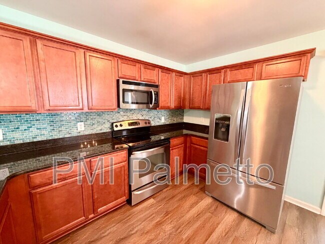 Building Photo - 1064 Kingston Village Loop