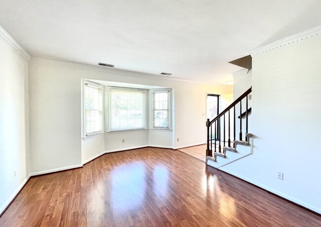 Building Photo - 1021 River Birch Ct