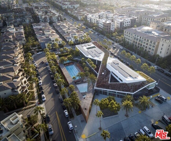 Building Photo - 13075 Pacific Promenade