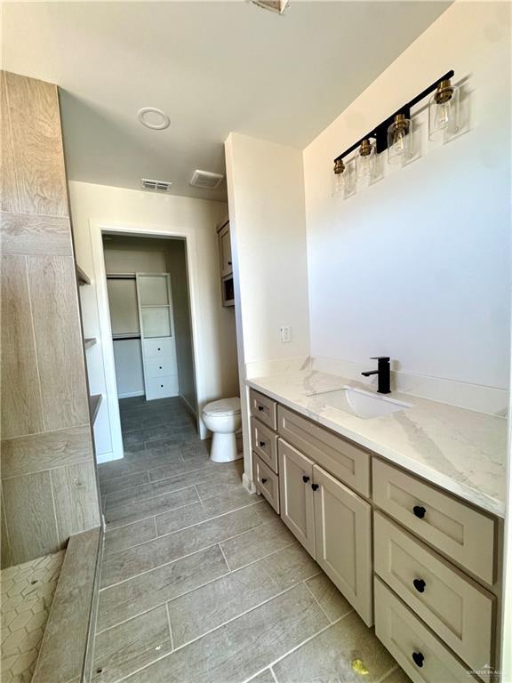 Building Photo - 18 Lana St