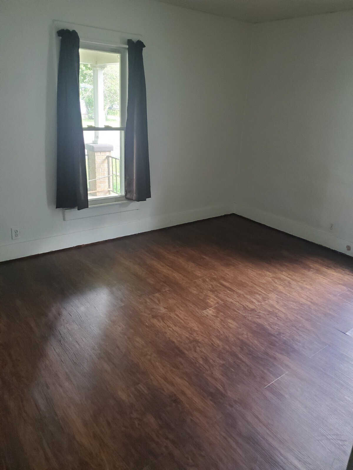 Building Photo - 605 S Purdy Ave