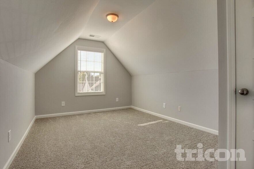 Building Photo - 738 W Coker Way