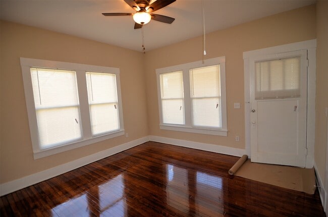 Building Photo - 1602 Lee St