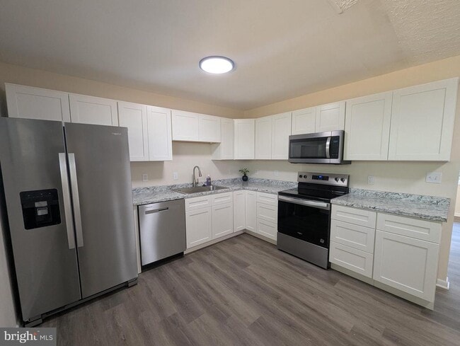 Building Photo - 6327 Willowood Ln