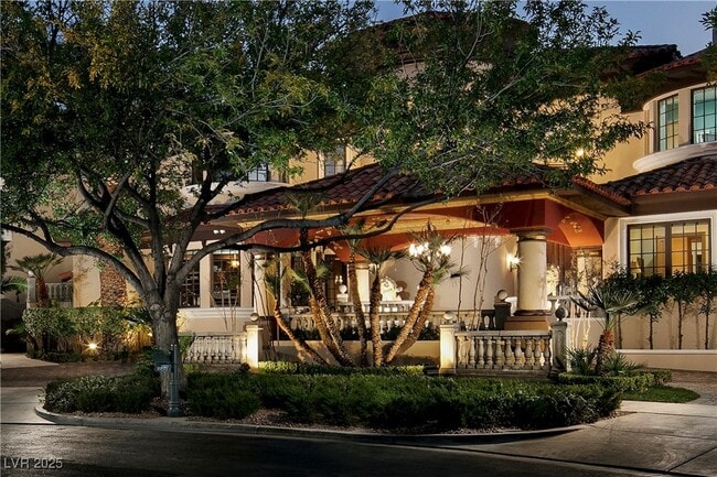 Building Photo - 8801 Palm Greens Ct