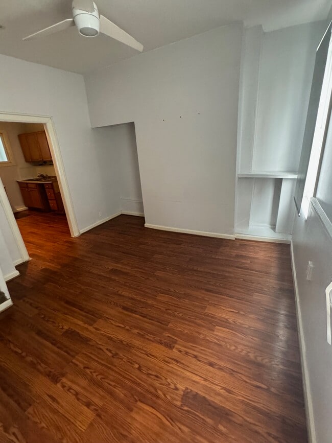 Building Photo - 843 Blossom Wy
