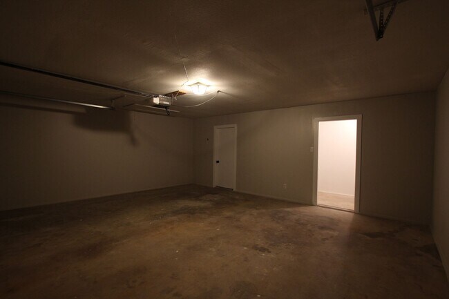 Building Photo - Coming Soon!  Remodeled 3 Bedroom 2 Bath! Large Yard!