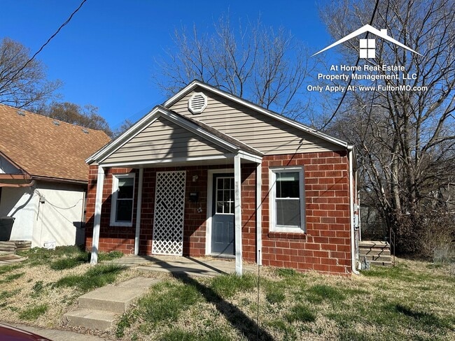 Primary Photo - 1209 E Ash St