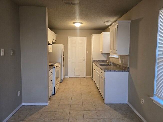 Building Photo - Updated and available now!