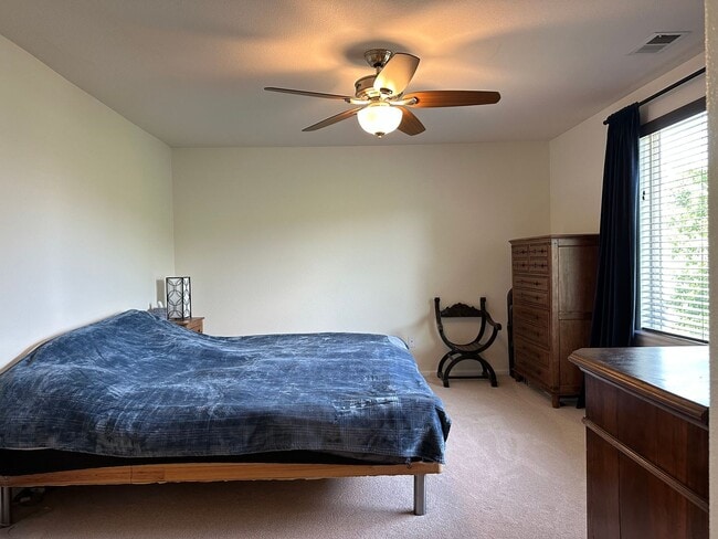 Building Photo - Open floor plan and backs to Open Space! 4...