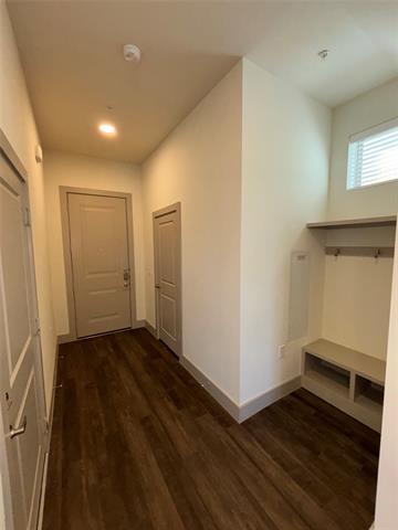 Building Photo - 2036 Oak Grove Ln