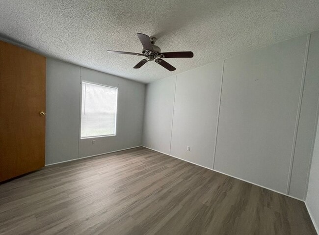 Building Photo - Ready To Rent!