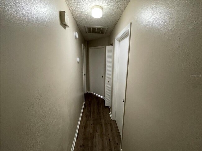Building Photo - 750 Zella Ln