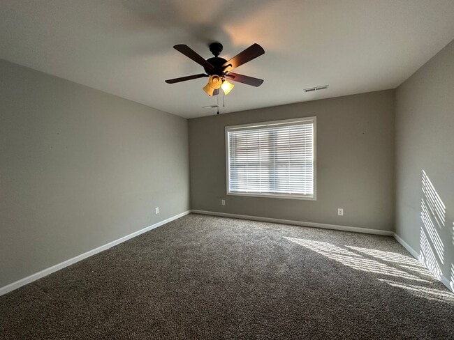 Building Photo - Beautiful 4 bedroom 2 1/2 Bath Home For Rent!