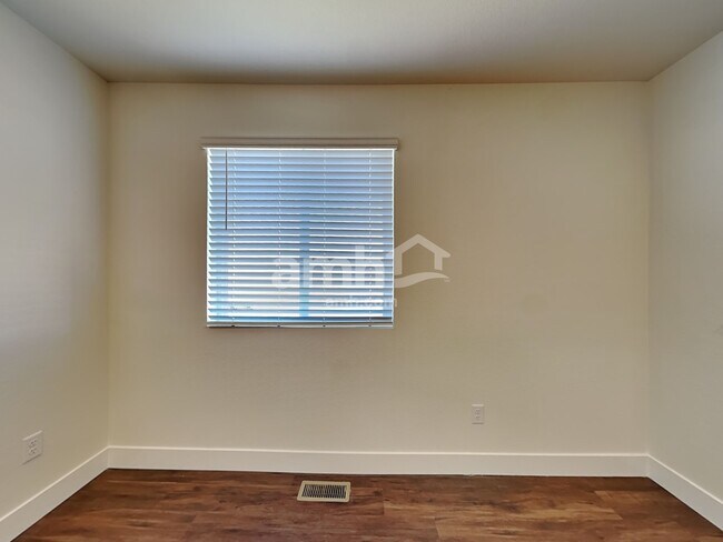 Building Photo - 3921 Wyedale Wy