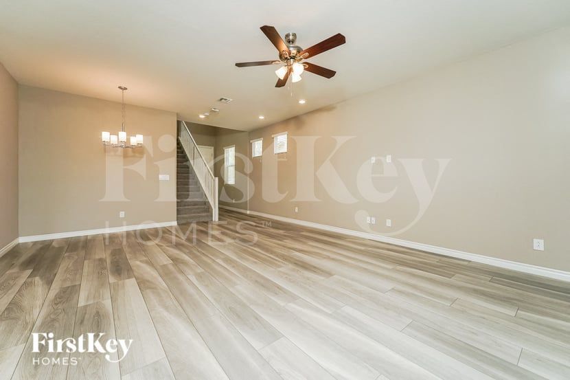 Building Photo - 6950 Denio Island St