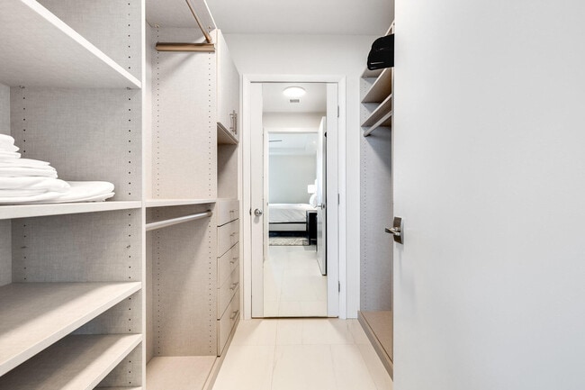 Building Photo - 3100 N Ocean Dr