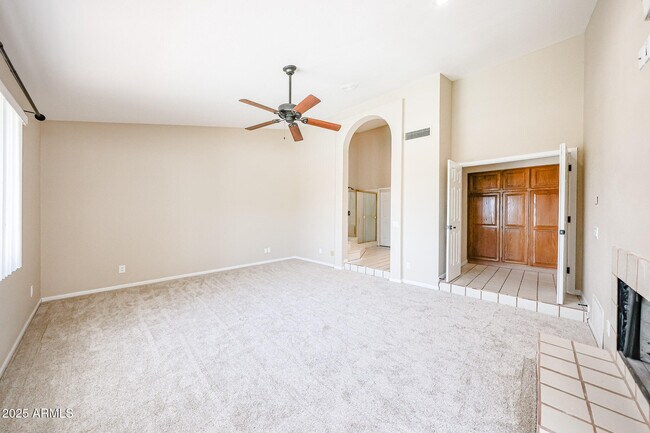 Building Photo - 15704 Cholla Dr