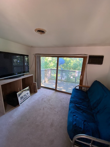 Building Photo - 605 Menomonie St