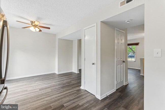 Building Photo - 505 Knollwood Ct