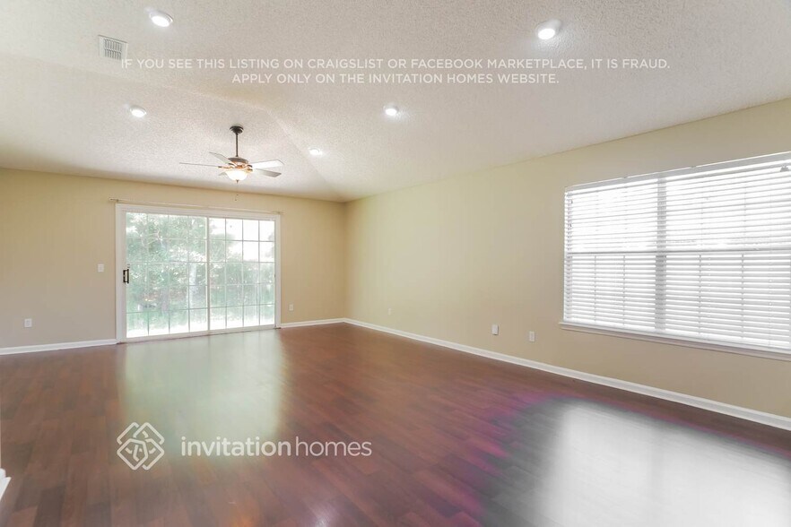 Building Photo - 316 Southlake Dr