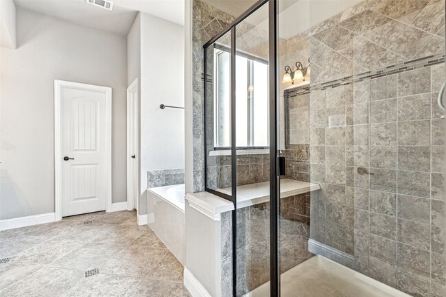 Building Photo - 16433 Stillhouse Hollow Ct