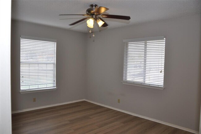 Building Photo - 2011 Gathright Cove