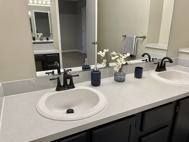 Master Bathroom - 2006 Aspen Way