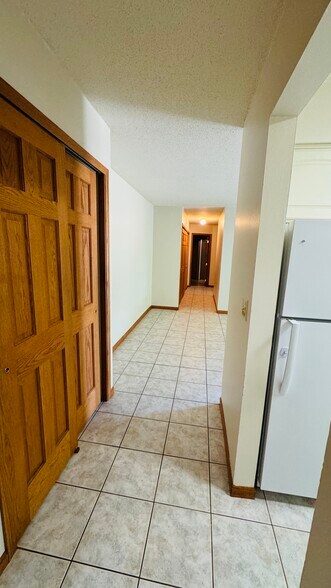 Building Photo - 900 9th Ave S