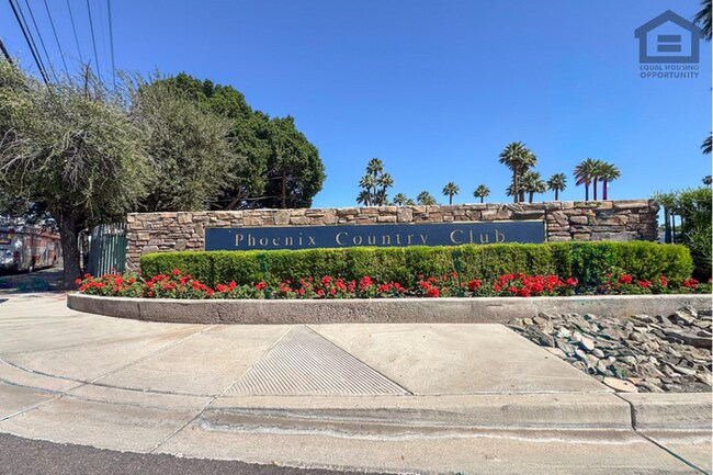 Building Photo - 3Bed/3Bath House at Thomas/7th Ave! Ready for Immediate Move-In! -- NO HOA! FULLY REMODELED!