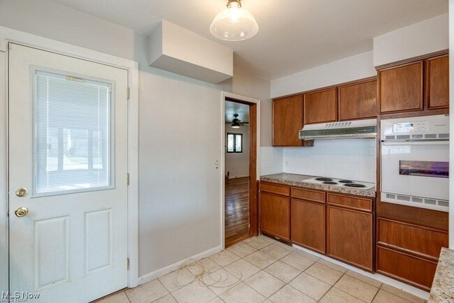 Building Photo - 4294 W 191st St