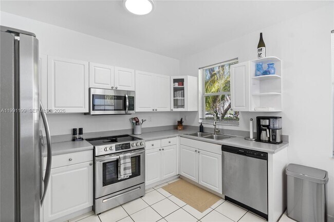 Building Photo - 1120 Canella Ln