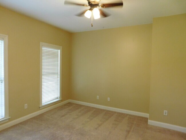 Building Photo - 300 Taliaferro Ln